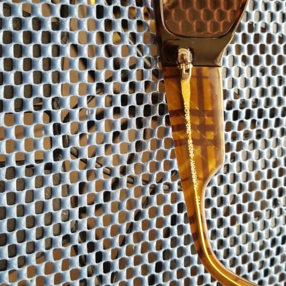 Vintage Burberry sunglasses - Picture 3 of 8